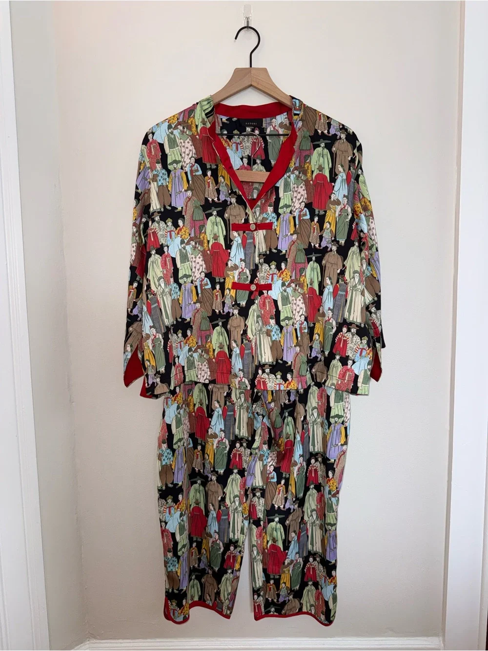 Natori Multicolor Figurine-Print Pajama Set with Red Trim - Picture 1 of 10